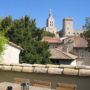 https://le-limas.fr-provencehotel.com
