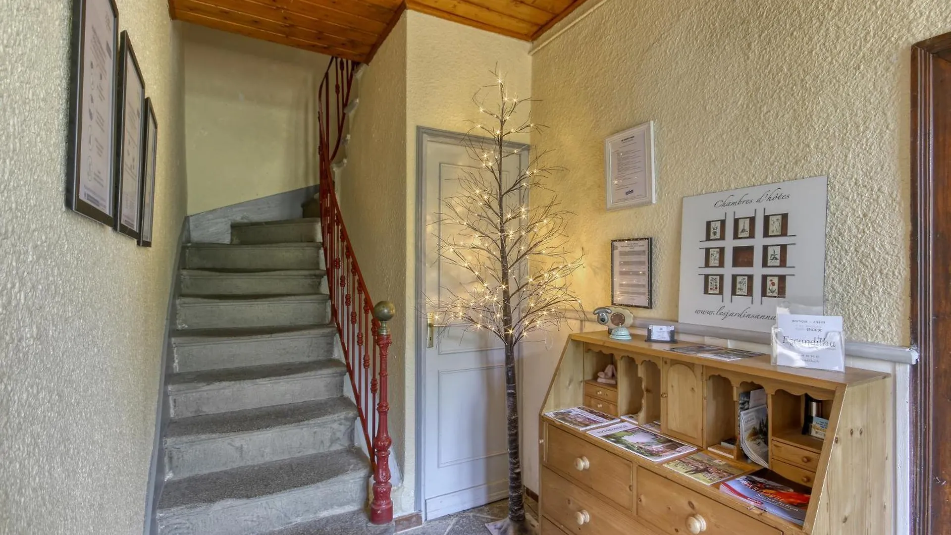 Les Jardins D'Anna - Chambres D'Hotes Tapon Bed & Breakfast