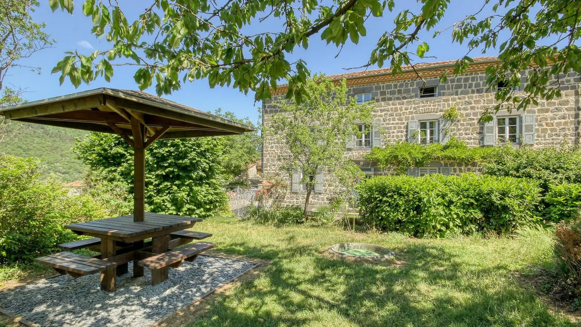 Les Jardins D'Anna - Chambres D'Hotes Tapon Frankrijk
