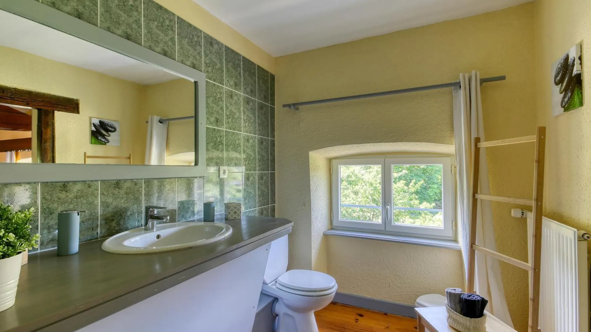 Les Jardins D'Anna - Chambres D'Hotes Tapon Bed & Breakfast